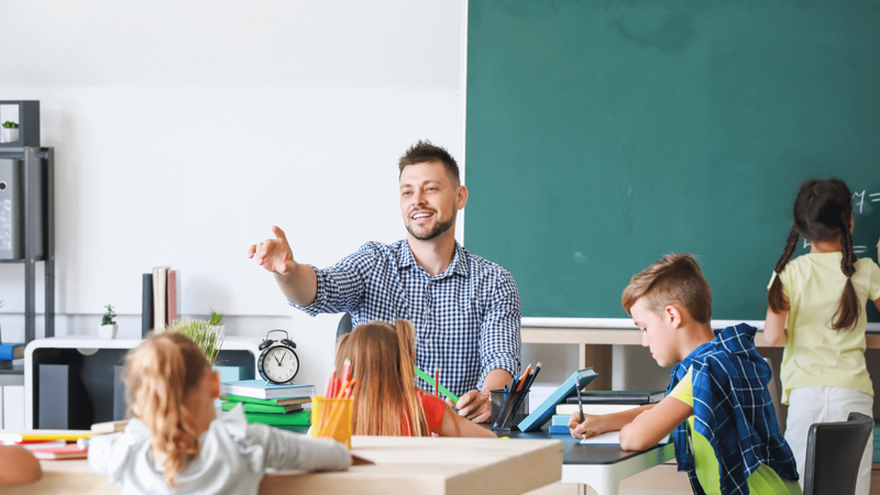 What’s the (gender) difference?: Views on male primary teachers from three Controlled primary school communities