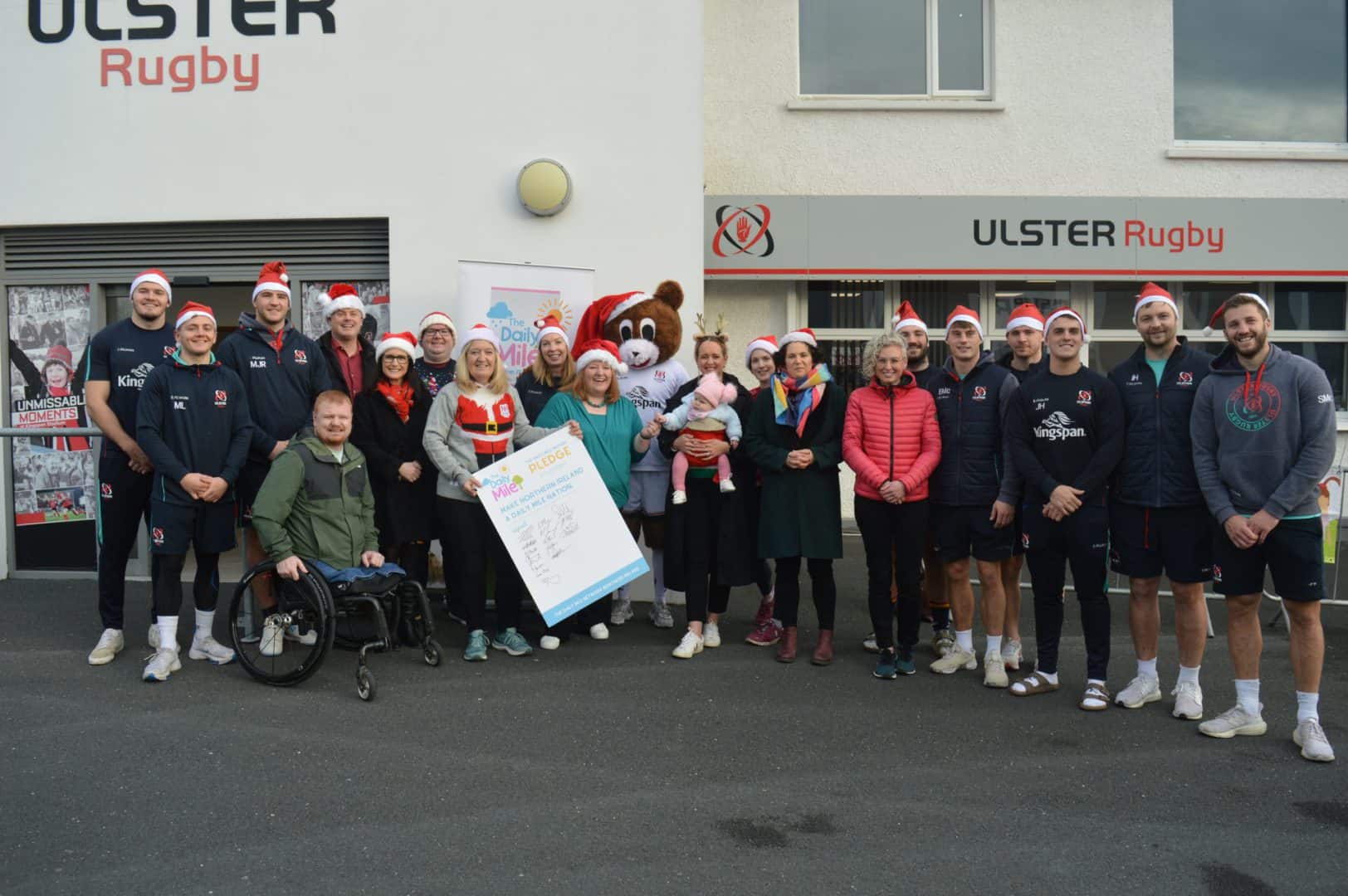 The Northern Ireland Daily Mile Santa Run gets moving with Ulster Rugby
